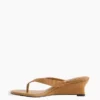 Sandalias de cuña con tiras entre los dedos de piel vegana