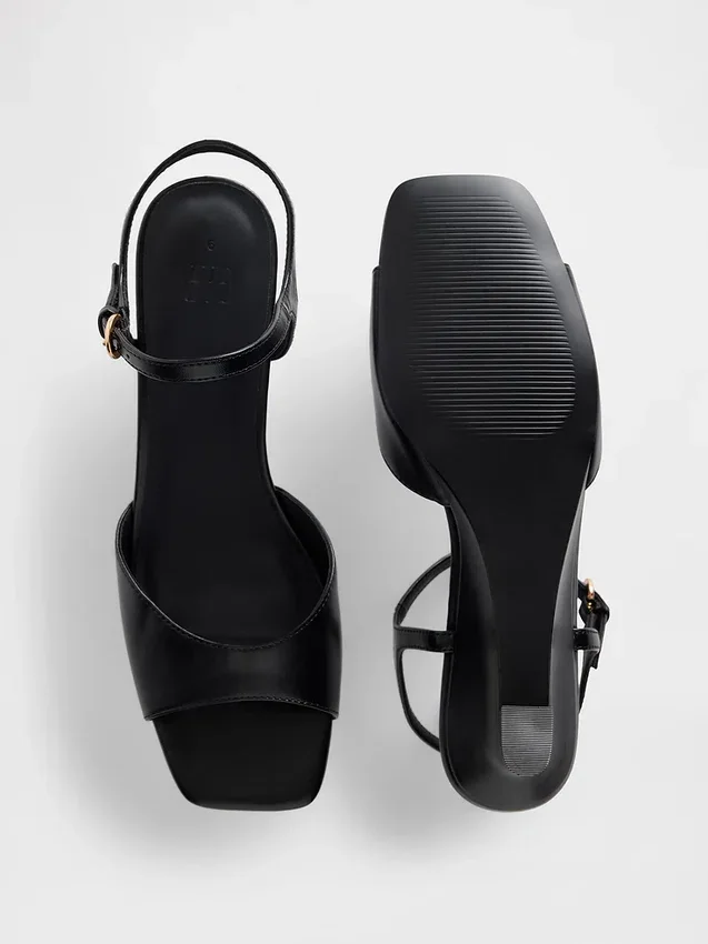 Sandalias de cuña de piel vegana