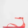 Sandalias de tiras de goma