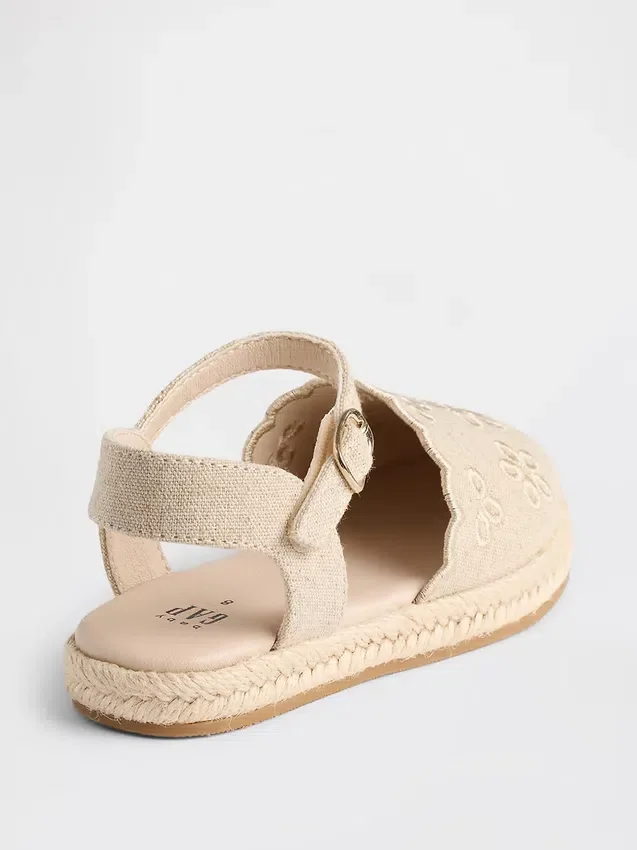 Sandalias tipo alpargata para niños pequeños