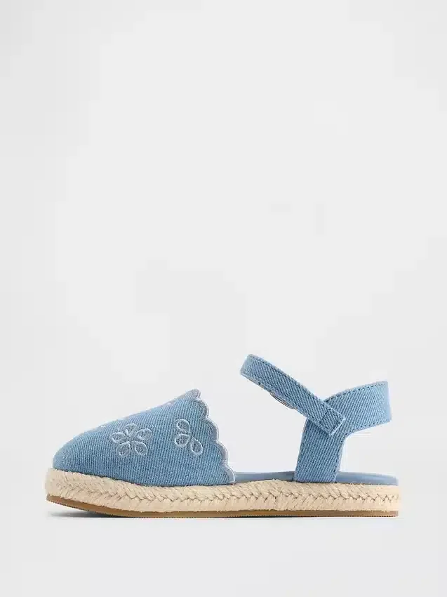 Sandalias tipo alpargata para niños pequeños