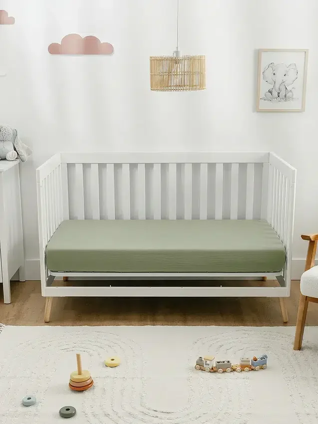Sábana bajera ajustable de muselina de Comfy Cubs