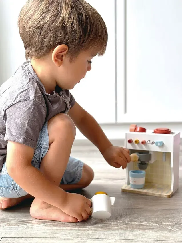 Set de juguete «Pequeño barista» para niños pequeños