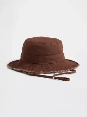 Sombrero de pescador con flecos