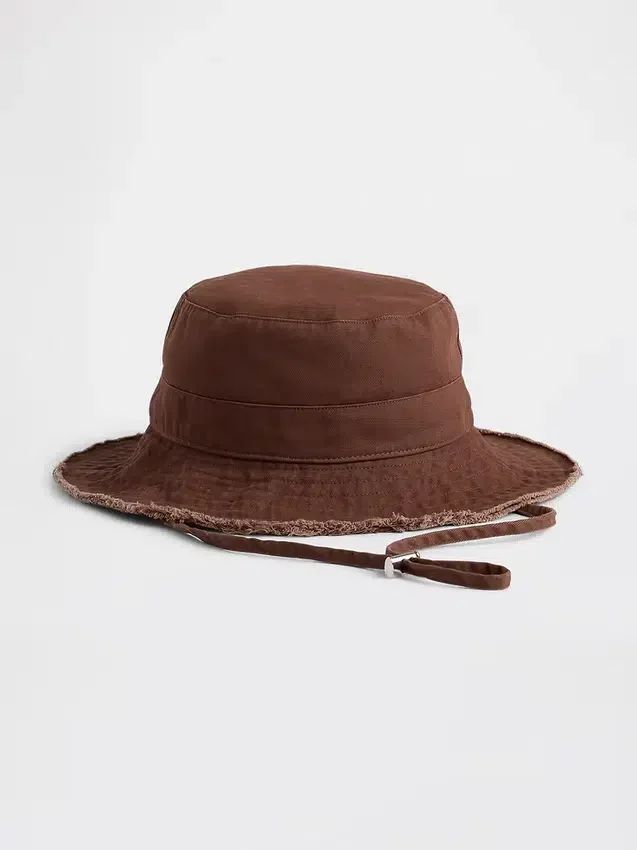 Sombrero de pescador con flecos