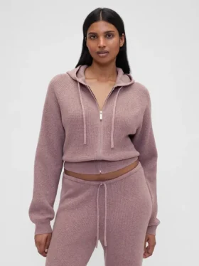 Sudadera con capucha corta de punto waffle CashSoft de GAP × Summer Fridays