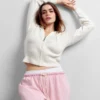 Sudadera con capucha corta de punto waffle CashSoft de GAP × Summer Fridays