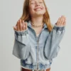 Sudadera con capucha y cremallera de denim de punto para niños