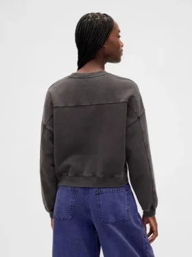 Sudadera gruesa con calaveras de GAP × Disney «Pesadilla antes de Navidad» de Tim Burton