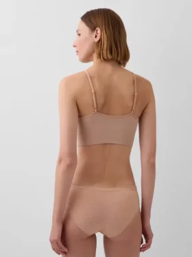 Sujetador bralette sin costuras y con escote pronunciado
