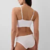 Sujetador bralette sin costuras y con escote pronunciado