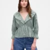 Top con cuello en V y volantes