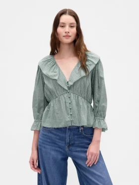 Top con cuello en V y volantes