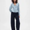 Top con peplum, cuello en V y cuello