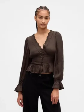 Top con peplum, cuello en V y ojales