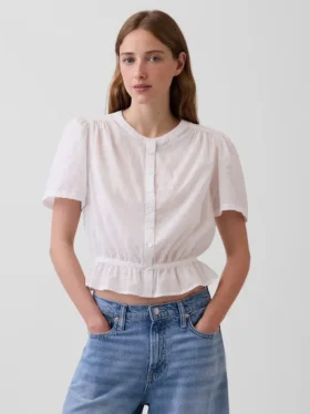 Top corto con peplum y cierre frontal de botones