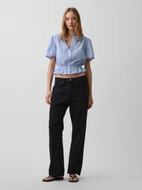 Top corto con peplum y cierre frontal de botones