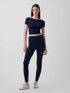 Top corto cruzado reversible GapFit Smooth