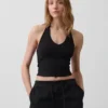 Top corto de cuello halter de punto tupido