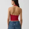 Top corto de cuello halter de punto tupido