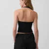 Top corto de cuello halter de punto tupido