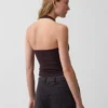 Top corto de cuello halter de punto tupido