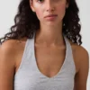 Top corto de cuello halter de punto tupido