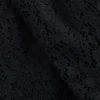 Top corto de encaje con cuello barco