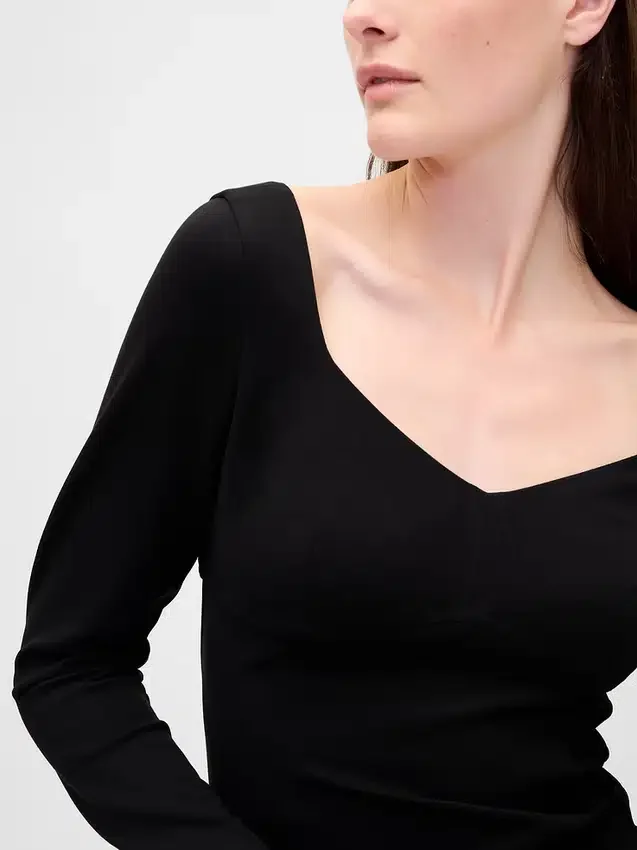 Top de cuello corazón de punto doble