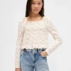 Top infantil con cuello cuadrado y fruncido