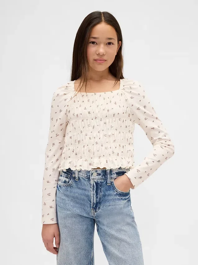 Top infantil con cuello cuadrado y fruncido