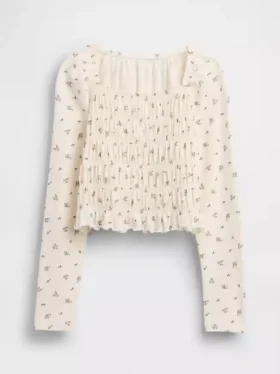 Top infantil con cuello cuadrado y fruncido