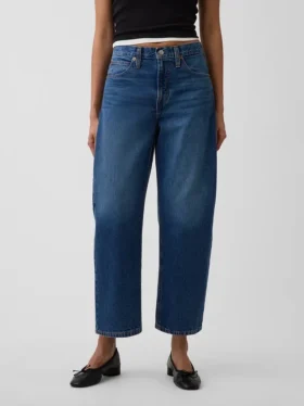 Vaqueros cropped de talle alto y corte acampanado