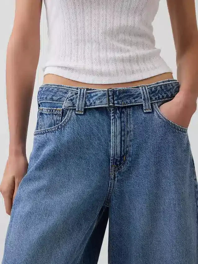 Vaqueros culotte de talle alto con cinturón