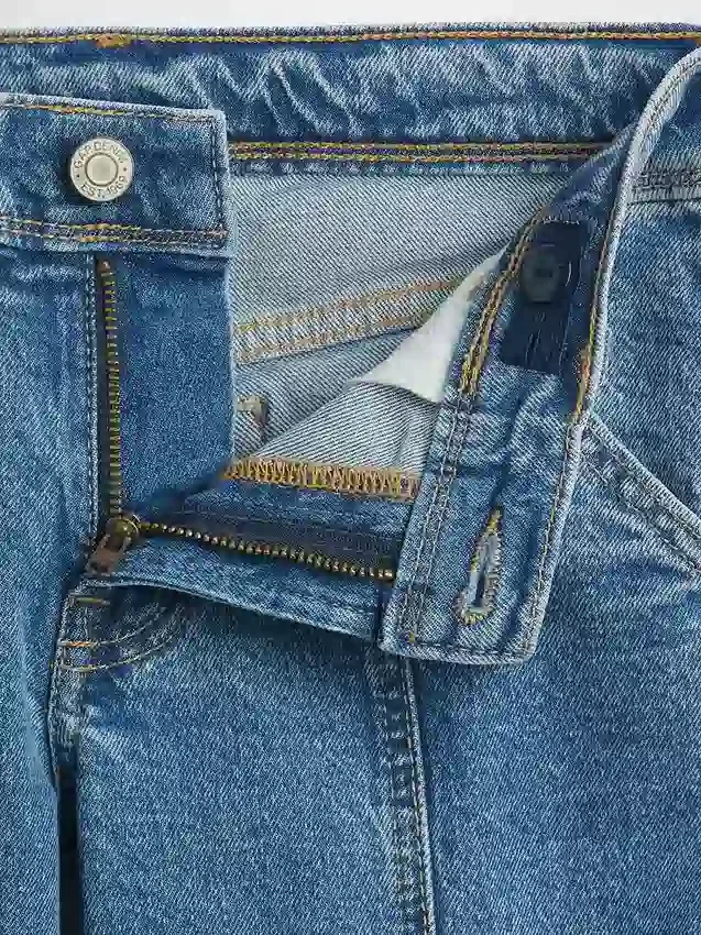 Vaqueros de corte acampanado holgado con costuras y talle bajo para niños