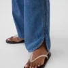 Vaqueros de talle bajo, ultrasuaves, holgados al estilo de los 90 y con bajo en forma de delfín
