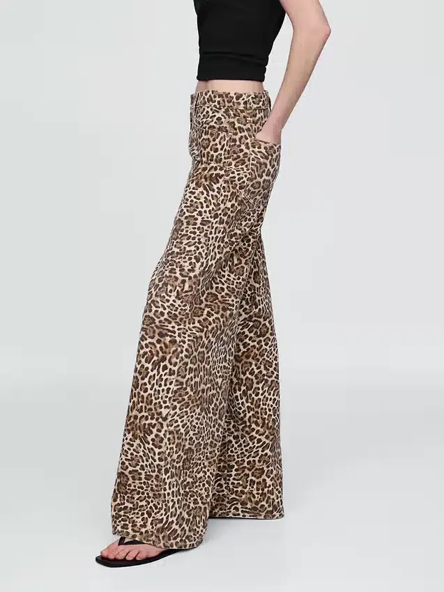 Vaqueros holgados de leopardo ultrasuaves de talle medio
