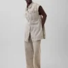 Vaqueros holgados de talle bajo «Barrel» de GAP × Hfr, de la colección de Nicole Benefield