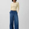 Vaqueros holgados ultrasuaves de talle medio con costuras discretas