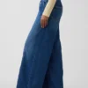 Vaqueros holgados ultrasuaves de talle medio con costuras discretas