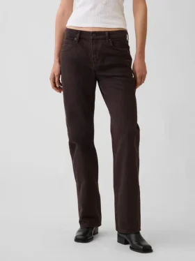 Vaqueros rectos y ajustados de talle medio
