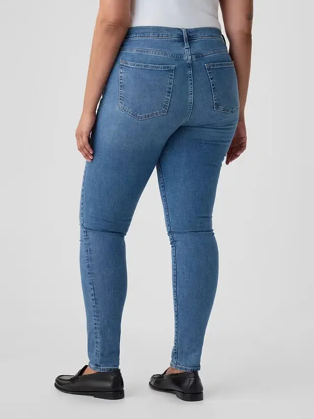 Vaqueros «true skinny» de talle medio