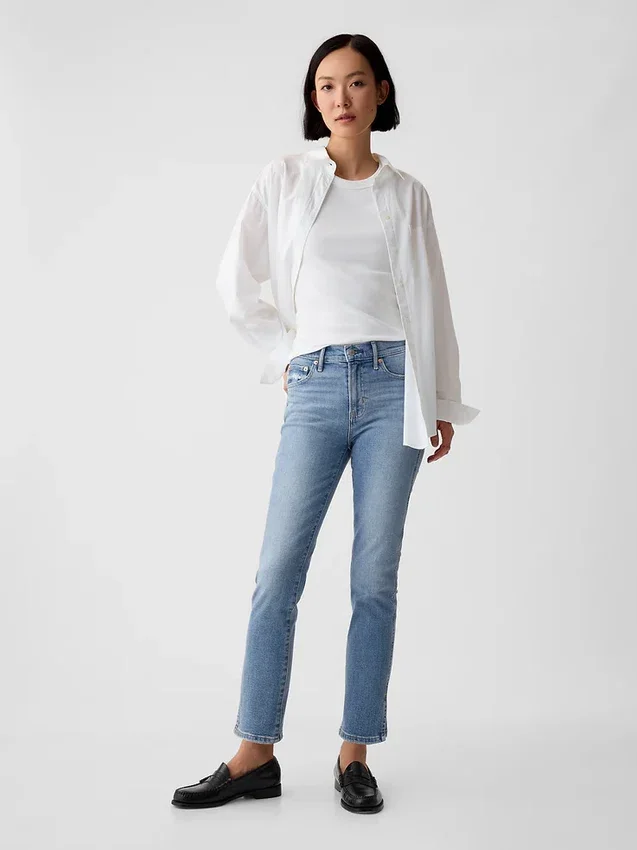 Vaqueros vintage de talle medio, corte ajustado y bajo con corte en V