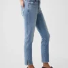 Vaqueros vintage de talle medio, corte ajustado y bajo con corte en V