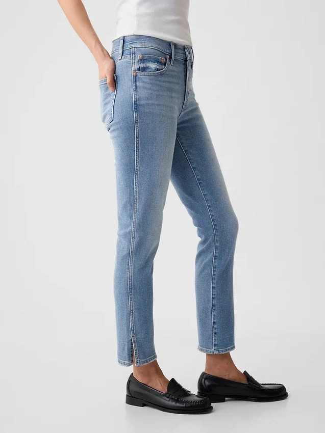 Vaqueros vintage de talle medio, corte ajustado y bajo con corte en V