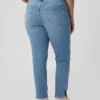 Vaqueros vintage de talle medio, corte ajustado y bajo con corte en V