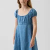 Vestido babydoll de denim para niña