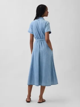 Vestido camisero midi de denim con cinturilla atada