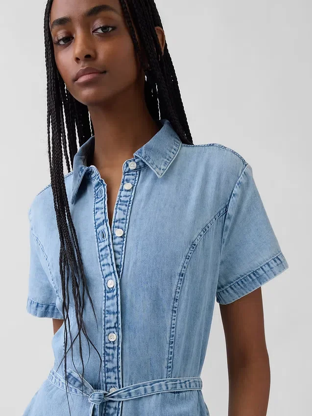 Vestido camisero midi de denim con cinturilla atada