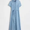 Vestido camisero midi de denim con cinturilla atada